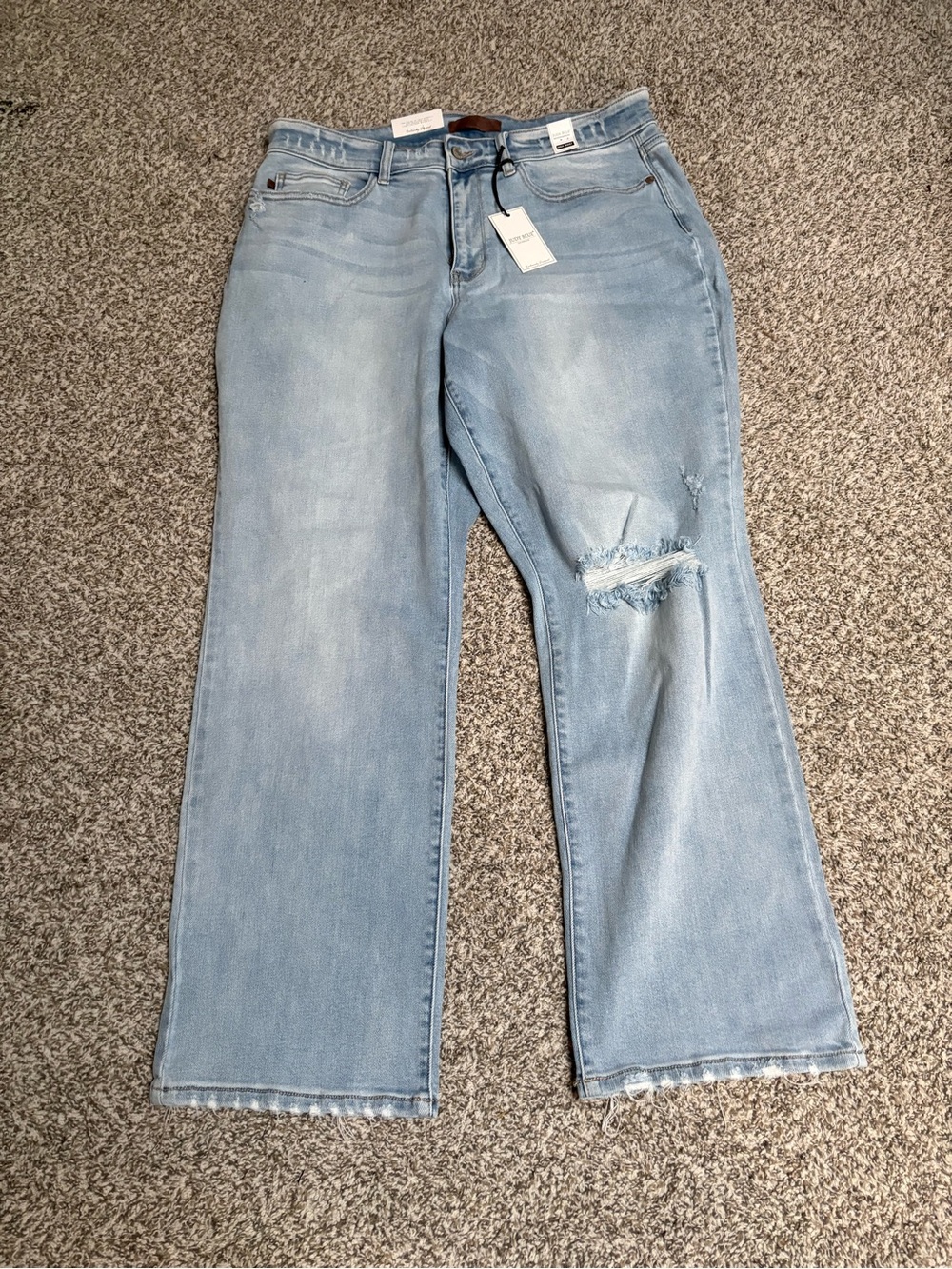 Judy Blue Light Wash Distressed Straight Leg Jeans